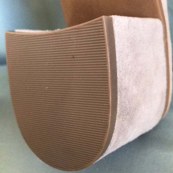 Madeline faux gray suede studded slip on sandals chunky heel Sz 9.5 comfy casual - Picture 7 of 15